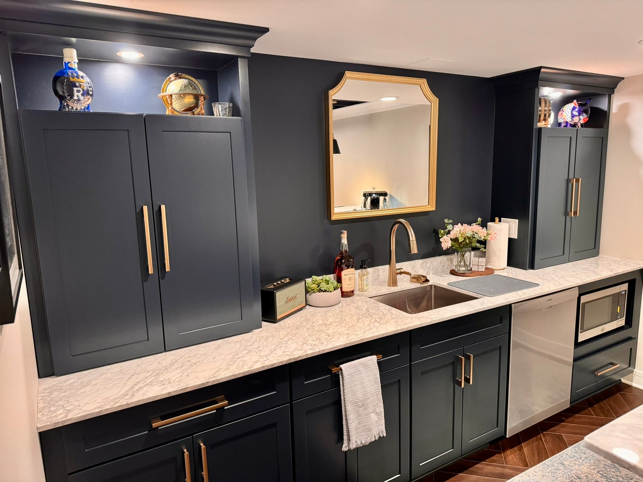 Navy wet bar